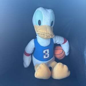 Disney Sega Donald Duck #3 Basketball Player Plush 15".‎
